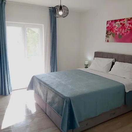 Marley * Gradac (Split-Dalmatia)